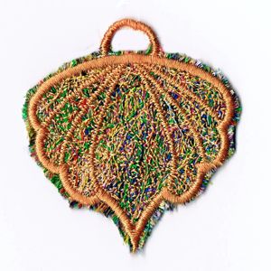 Made in the hoop thread snip ornament 02